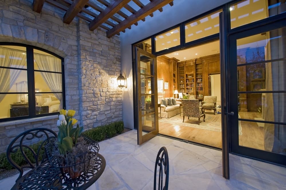 5 Ways to Use Custom Glass in Your Home