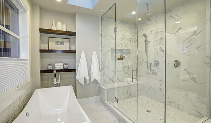 5 Ways Glass Accents Can Enhance Your Bathroom