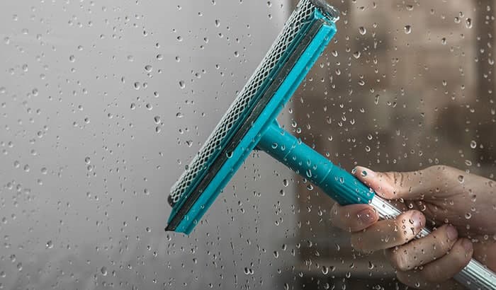 How To Keep Your Bathroom Glass Shower Doors Clean?