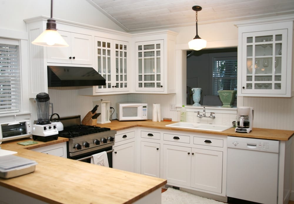 Custom Glass Cabinet Doors To Complement Your Kitchen Style
